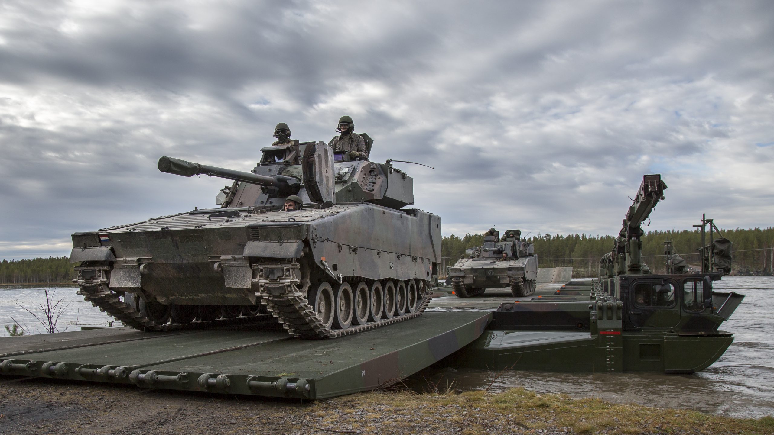 30mm x 173 APFSDS-T